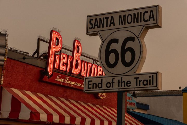 Panneau de fin de la Route 66 à Santa Monica